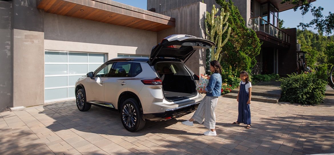 photo of 2025 Nissan Rogue loading groceries